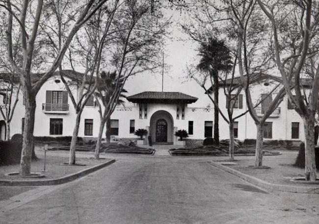Le pavillon de l'administration, hôpital de Blida-Joinville, en 1933
