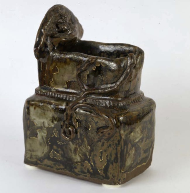 Paul Gauguin, Petite jardinière (1886-1888). Grès émaille, 15 × 7 × 12 cm. Collection Larock-Granoff. Sèvres – Cité de la céramique.