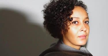 Beata Umubyeyi Mairesse, Lézardes, La Cheminante