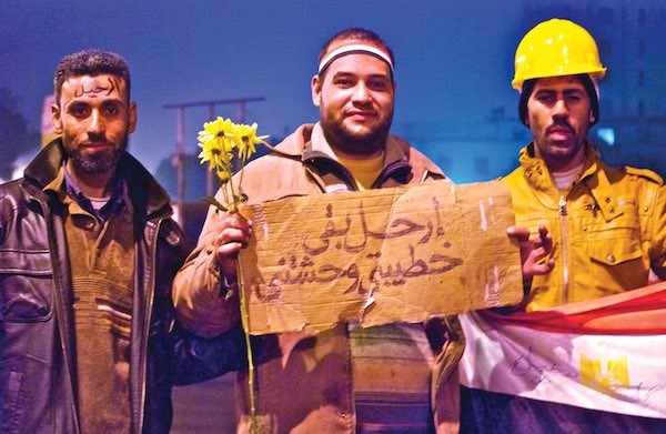 Zoé Carle, Poétique du slogan révolutionnaire place Tahrir à Mai 68 En attendant Nadeau