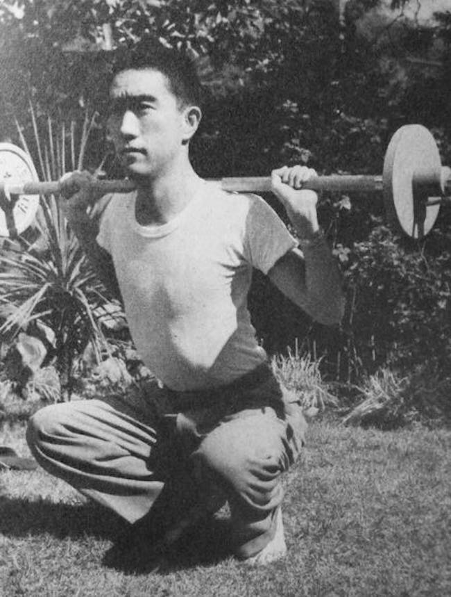 Yukio Mishima, Vie à vendre