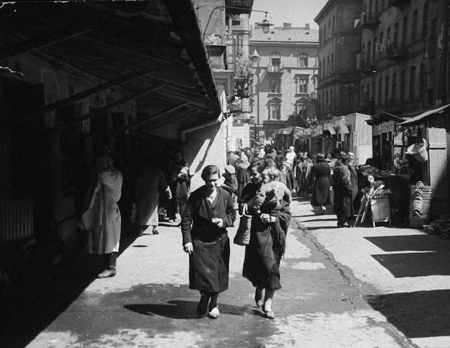 Smotshè. Biographie d’une rue juive de Varsovie, de Benny Mer