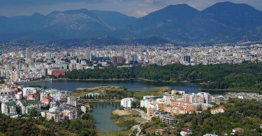 Métamorphose d’une capitale, d'Ylljet Aliçka : Albanie, comédie inhumaine