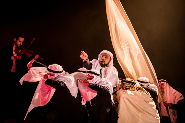Lawrence d’Arabie, mis en scène par Éric Bouvron : le triomphe du théâtre
