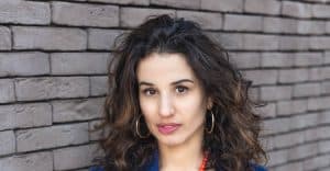 Rester barbare, de Louisa Yousfi : en écoutant les barbares