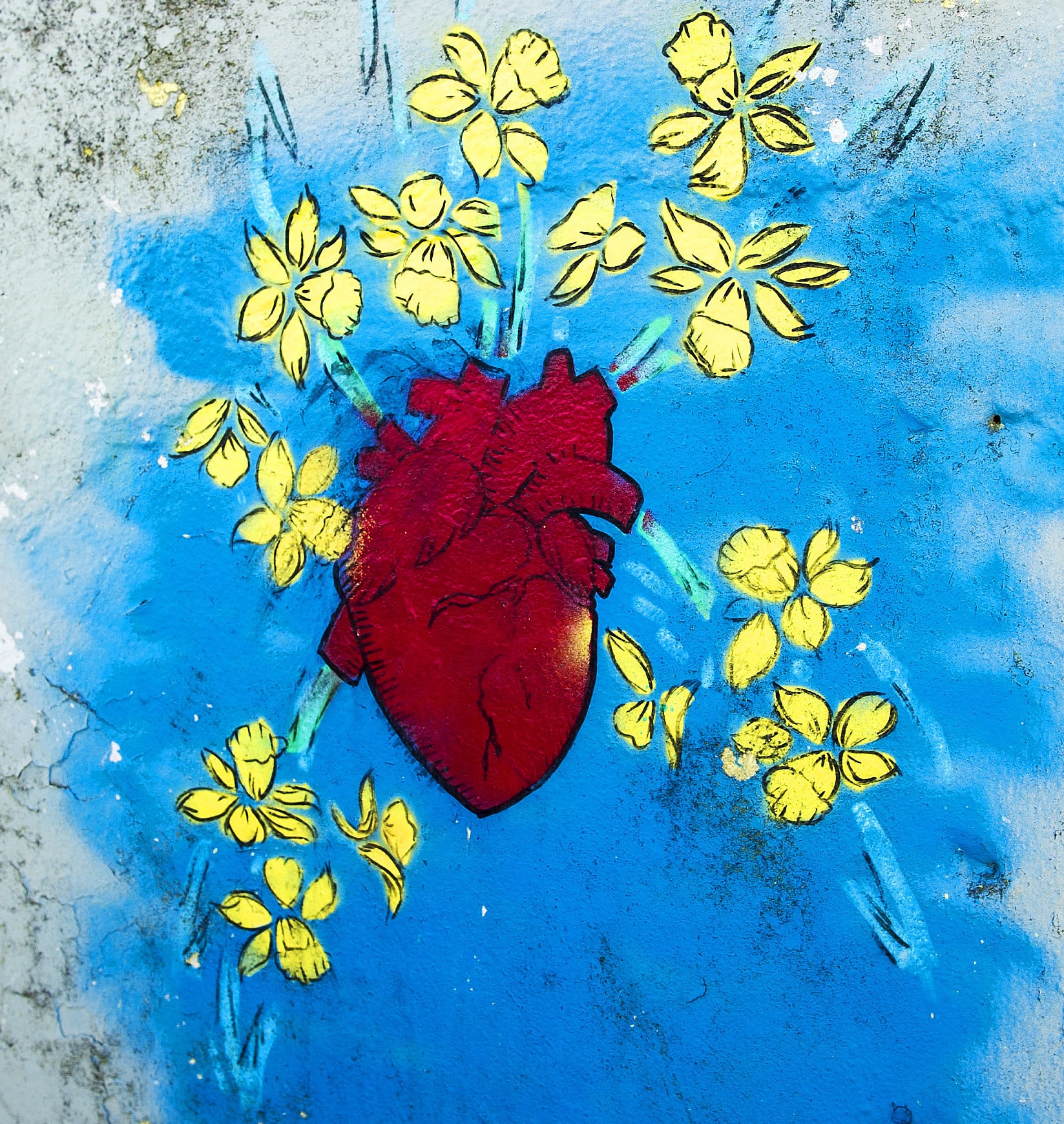 Peinture de coeur avec fleurs