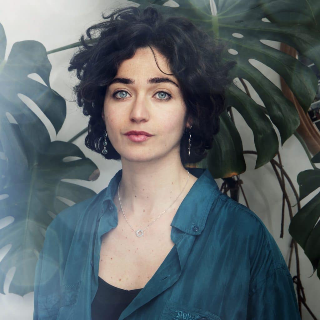 Portrait de Dea Liane, chez elle (14/04/2023) © Patrice Normand