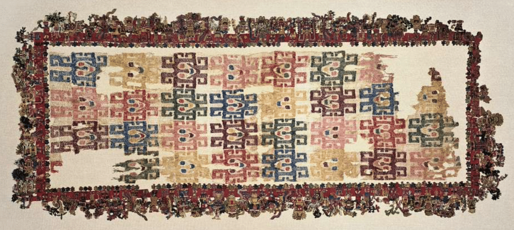 Le textile Paracas pour le dossier soleil de Sophie Ehrsam