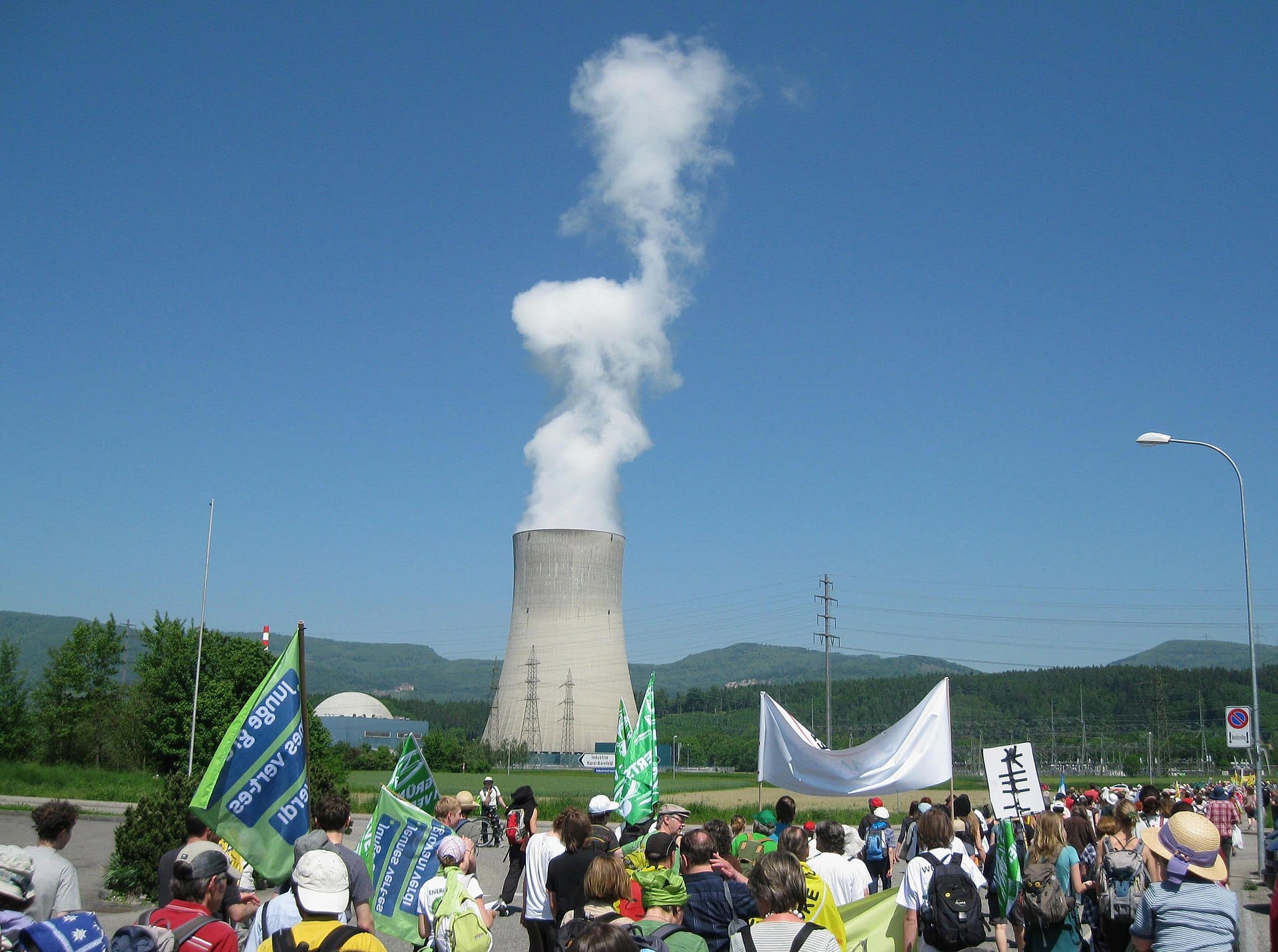 Harry Bernas | Les merveilleux nuages. Que faire du nucléaire ? . Ange Pottin, Le nucléaire imaginé