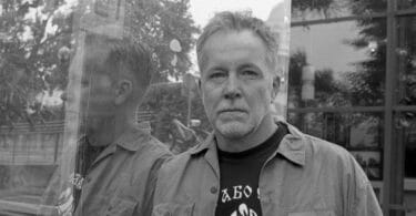 Tomasz Różycki, Les voleurs d’ampoules