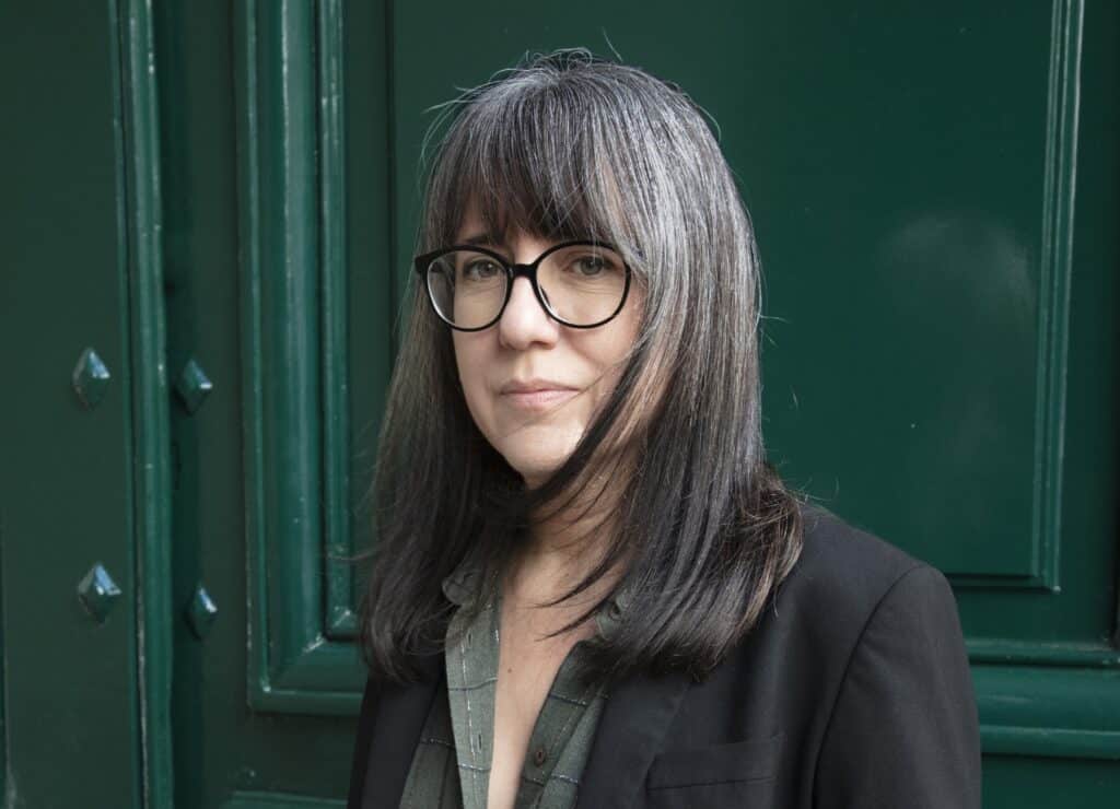 Hélène Frédérick, Lézardes