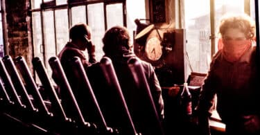 Hélène Aldeguer et Chelsea Szendi Schieder | Tokyo 68, Libertalia, 176 p., 22 € Sébastien Bonetti, Théo Georget | À l’assaut du ciel rouge. Une histoire orale de la CFDT Longwy, 1978-1979