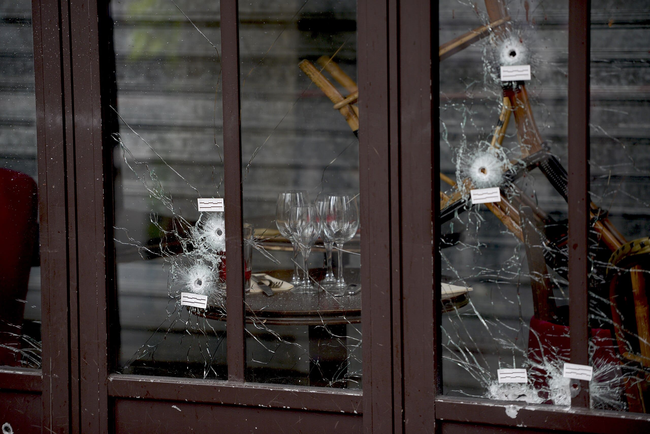 Charlotte Lacoste, La Charge mémorielle. Une approche genrée de la mémoire du 13-Novembre