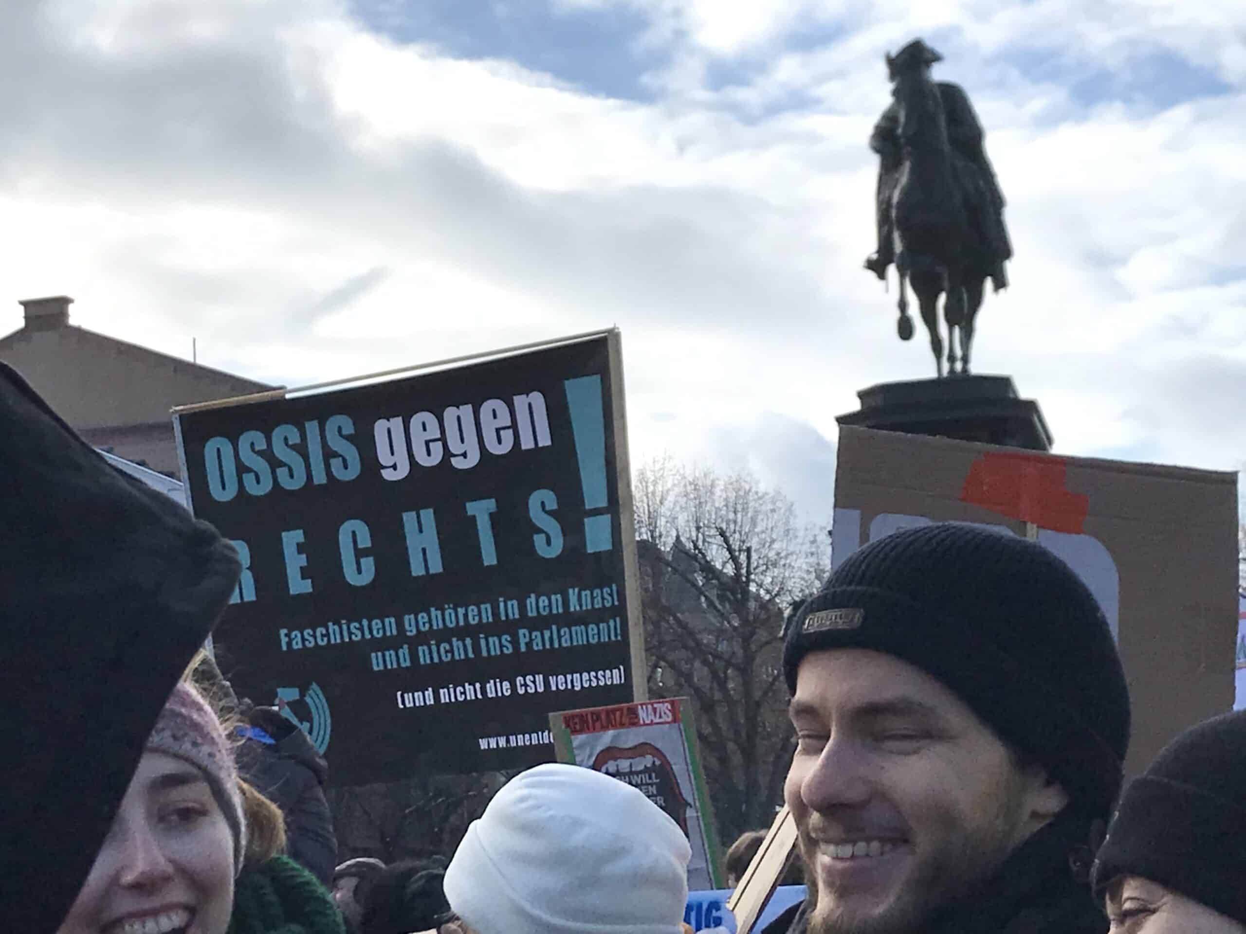 Charlotte Gneuss Les jours heureux de l’enfance. Traduit de l’allemand par Rose Labourie. Les Argonautes. Roman, 2026, 256 pages, 21€ Nicolas Offenstadt Histoire globale de la RDA, Tallandier, 2026. 550 pages, avec un bel index