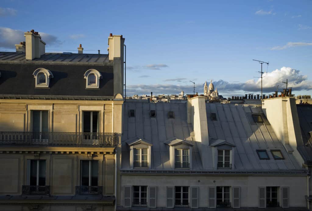 Mediapart, Zones, là où les riches font sécession, Editions divergences, 100p, 13€ Gilles Postel-Vinay et Jean-Laurent Rosenthal, Le capital d’une capitale, 200 ans de richesses et d’inégalités