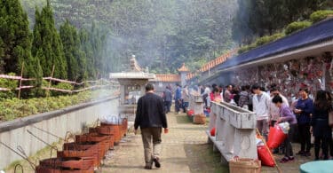 Conspirer avec les morts Enquête sur les trajectoires de vie post-mortem à Hong Kong. Marie K. Lécuyer