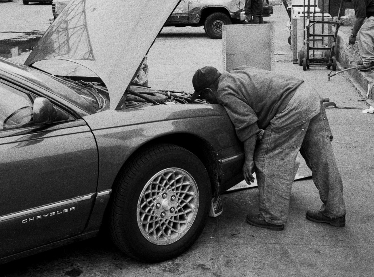 Simon Paré-Poupart, Ordures ! Journal d’un vidangeur. Lux Editeur, Montréal, 2025. Sébastien Jacquot et Marie Morelle, Mécaniciens de rue. Réparer et vivre, d’Abidjan au Grand Paris, Presse Universitaire de Lyon, 2026.