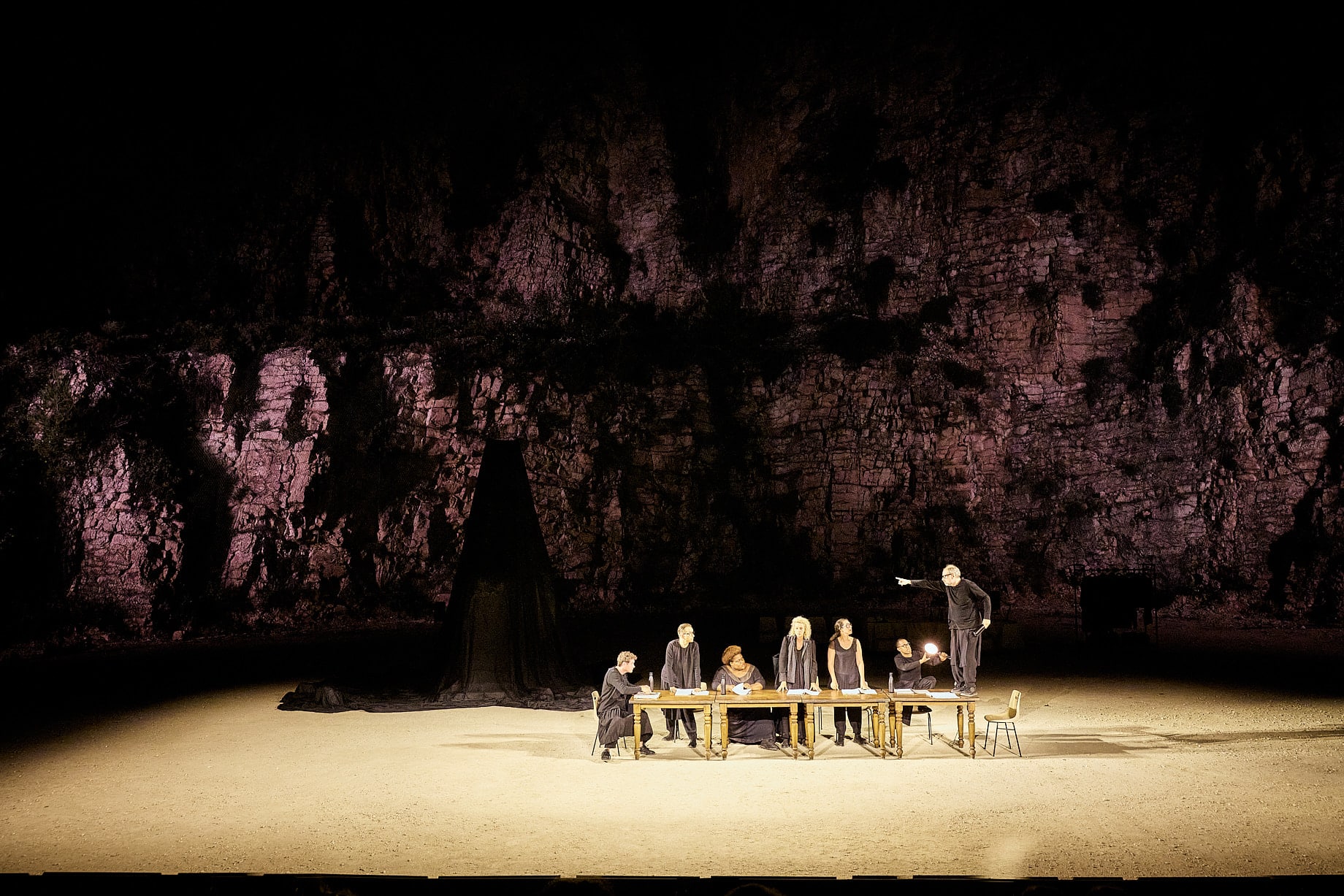 "Hécube, pas Hécube", Tiago Rodrigues (2024) © Christophe Raynaud de Lage / Festival d’Avignon