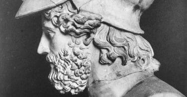 En publiant Ostracisme !, les éditions de l’EHESS nous présentent un magnifique livre d’historien qui offre des  éléments de réflexion sur la nature même de la démocratie. Vincent Azoulay montre comment l’institution de l’ostracisme a pu aussi bien être perçue comme une des tares du pouvoir populaire, que comme un moyen efficace de préserver la paix civile.