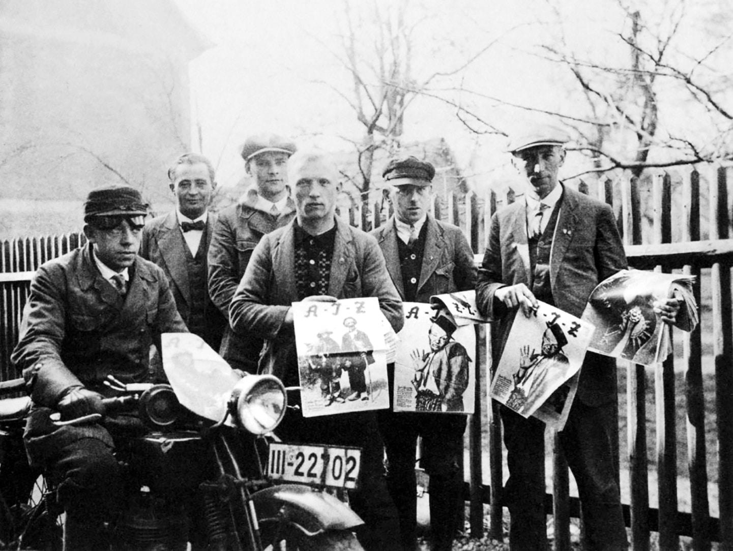 La révolution suspendue. Photographie et presse communiste dans l’Allemagne de Weimar (1918-1933), l’essai que Christian Joschke vient de publier sur Philip Guston
