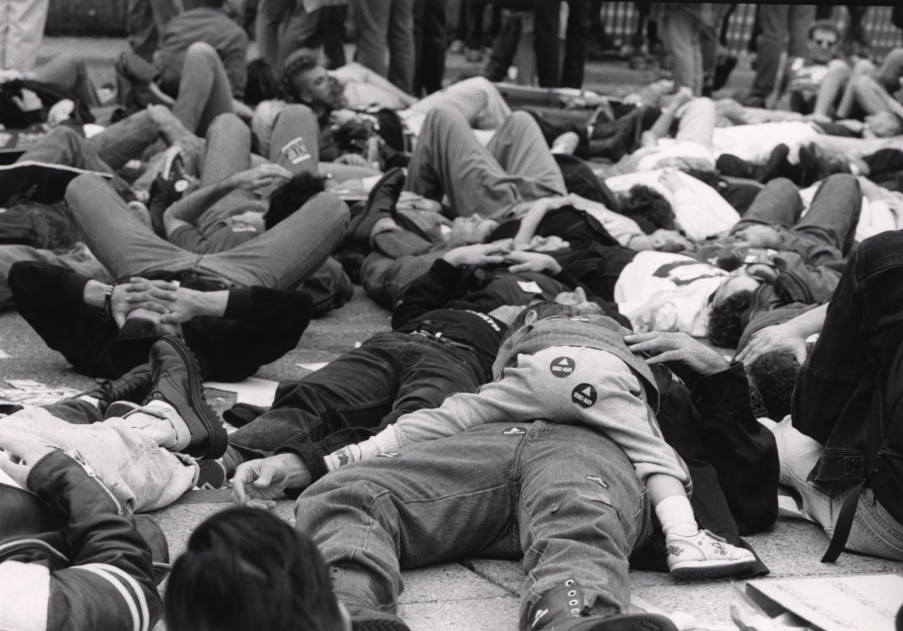 Sarah Schulman, Let the Record Show. Une histoire politique d'ACT UP-New York, 1987-1993, traduit de l’Américain par un collectif, Libertalia, 2026.