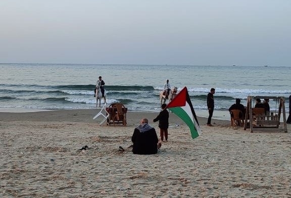 Les éditions Motifs d’Alger publient deux revues bilingues, aussi importantes l’une que l’autre : Fassl et La Place. Quant à la revue Kometa, elle donne pour titre à son dernier numéro : « Si la Palestine était le centre du monde ».