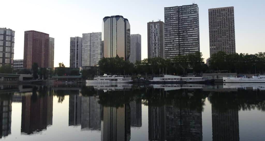 Quai André-Citrën (ancien quai de Javel) à Paris / Philippe Janeada au Carré par Hugo Pradelle