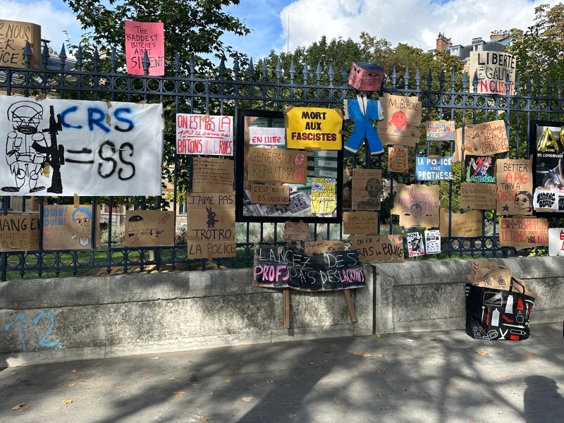Manifestations lycéennes, pancartes, carton